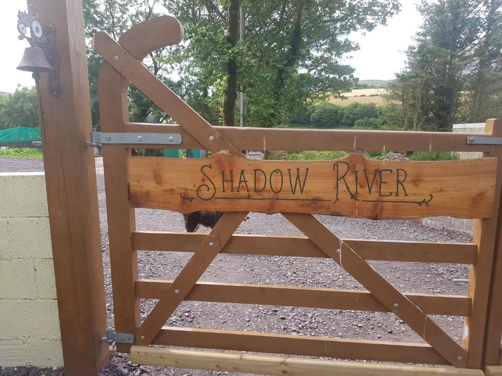 Отели типа «постель и завтрак» Shadow River Farm Annascaul